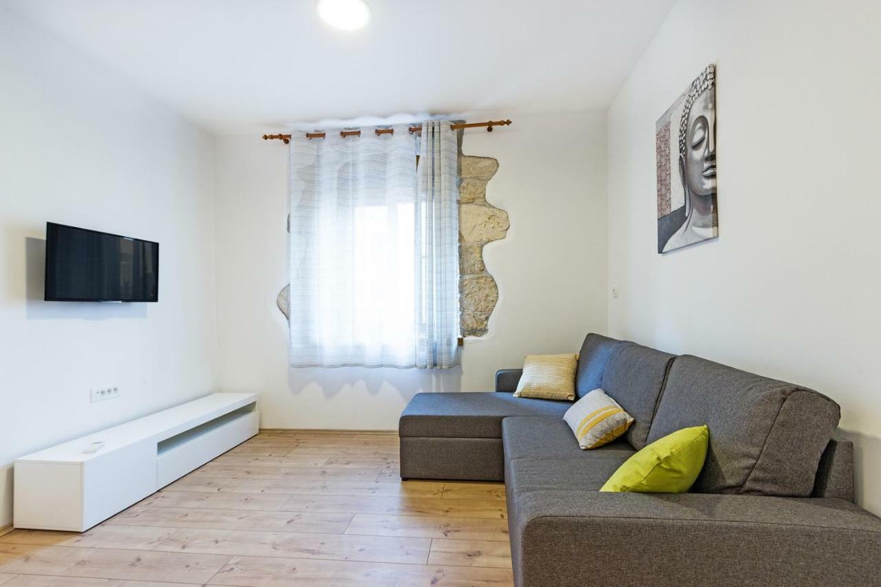 Cozy Apartment 10 Min From The Beach Pula Extérieur photo