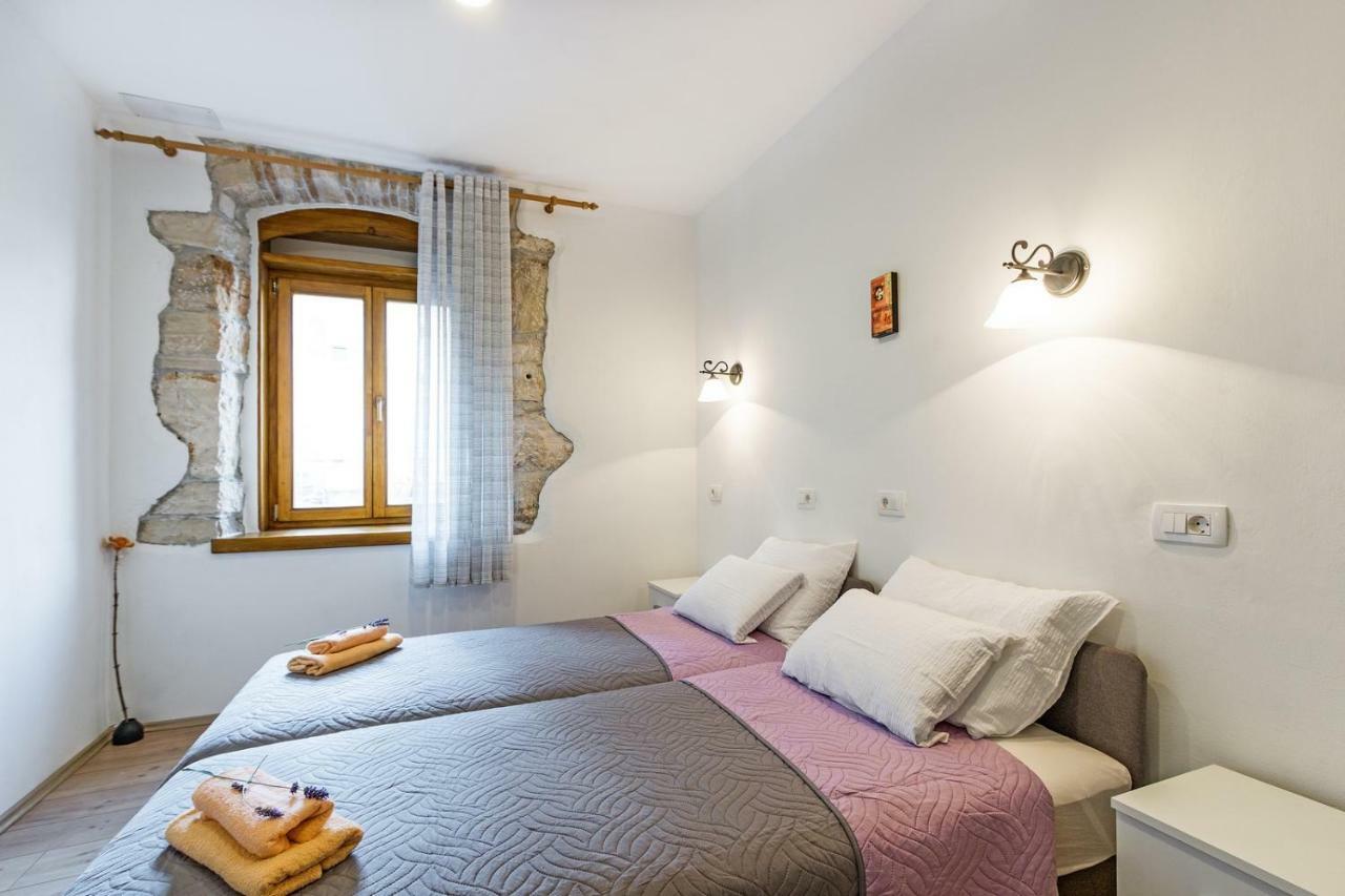 Cozy Apartment 10 Min From The Beach Pula Extérieur photo