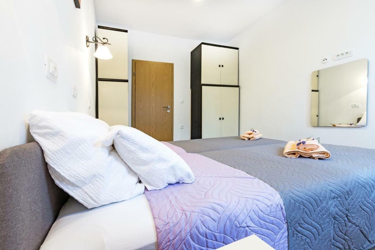 Cozy Apartment 10 Min From The Beach Pula Extérieur photo